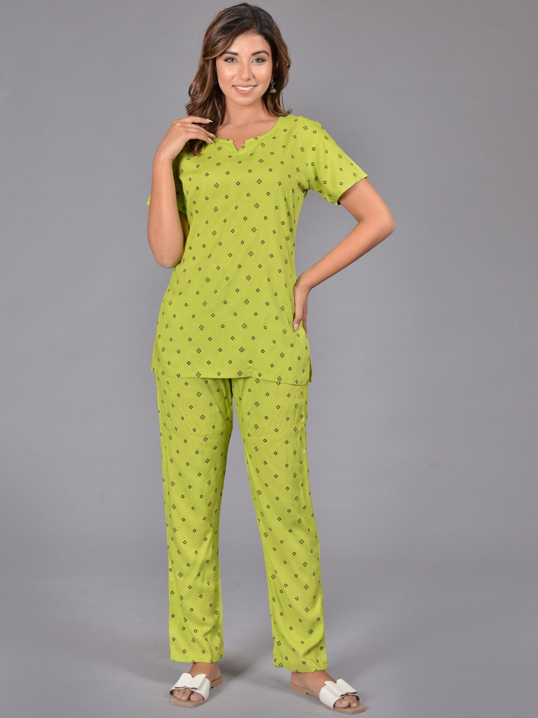 

Bachuu Women Printed Night suit, Green