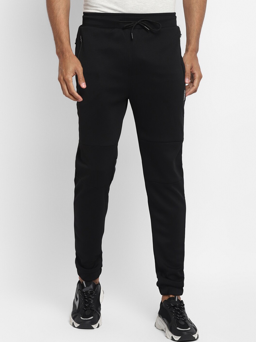 

Turtle Men Mid-Rise Regular Fit Joggers, Black