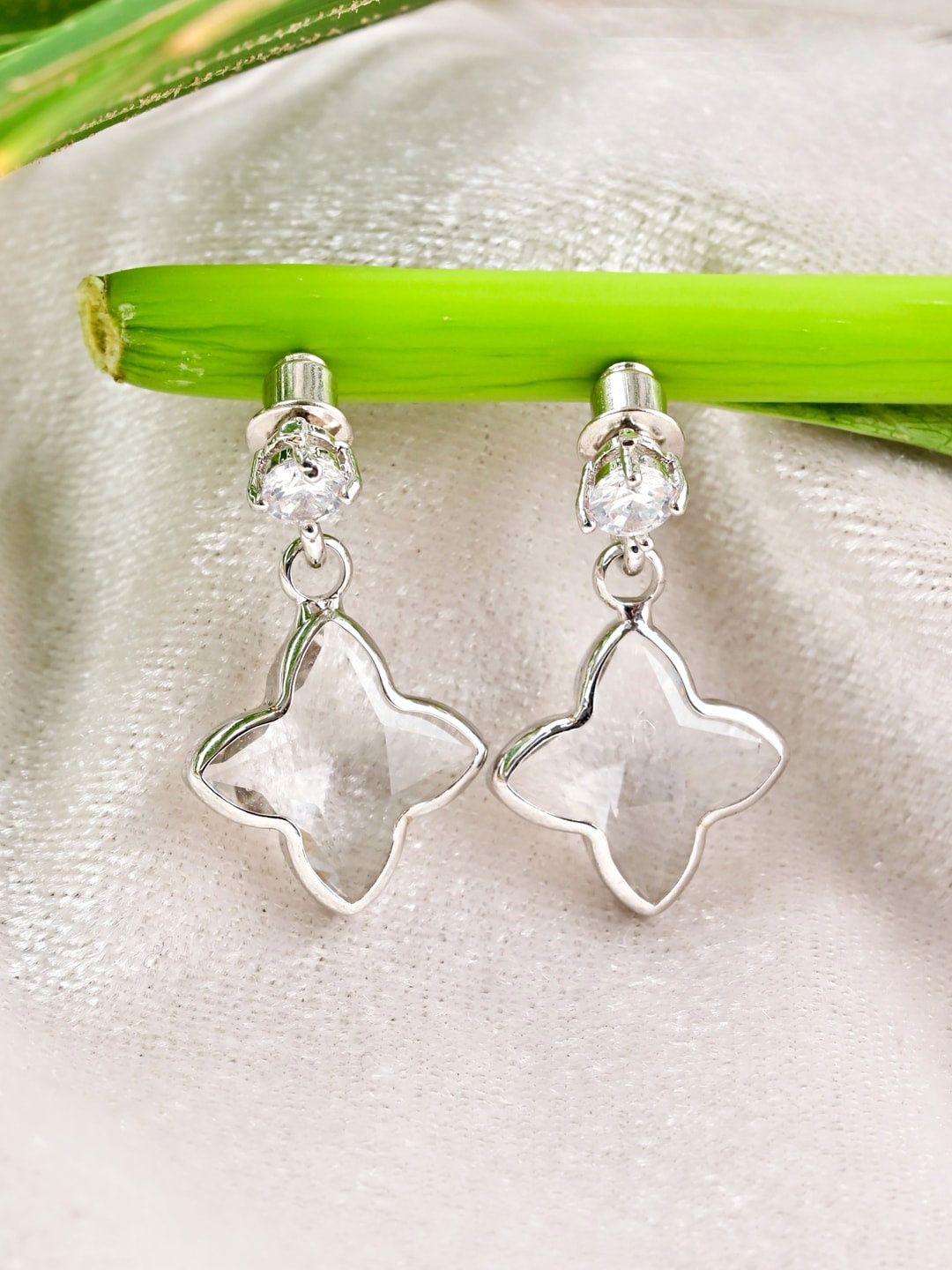 

Tistabene Silver-Plated Star Shaped Drop Earrings, White