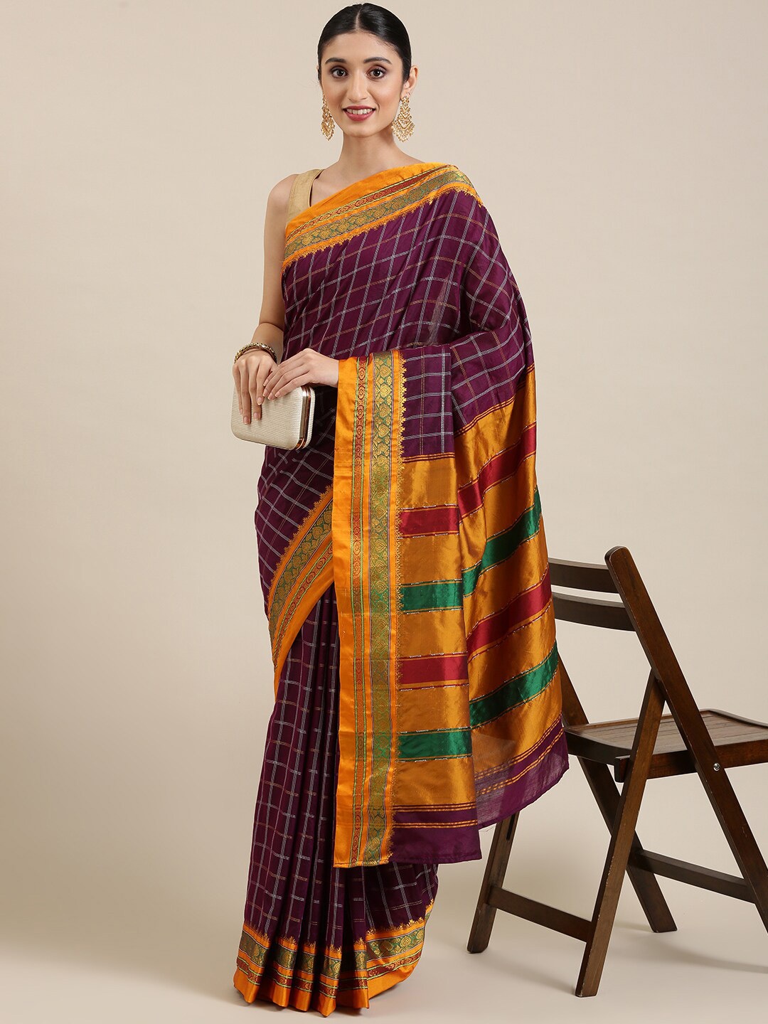 

Pavechas Checked Zari Silk Cotton Uppada Silk Saree, Burgundy