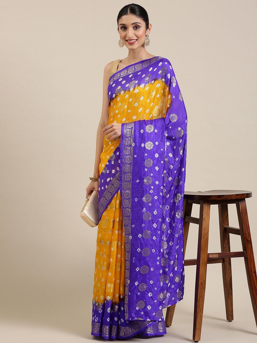 

Pavechas Woven Design Zari Art Silk Bandhani Saree, Gold