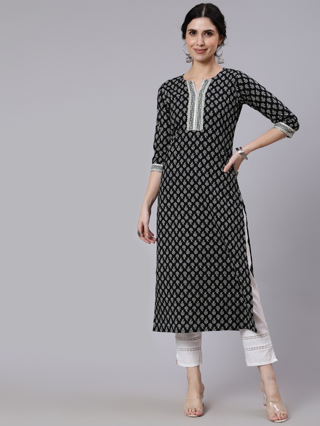 

Nayo Women Ethnic Motifs Printed Indie Prints Cotton Kurta, Black