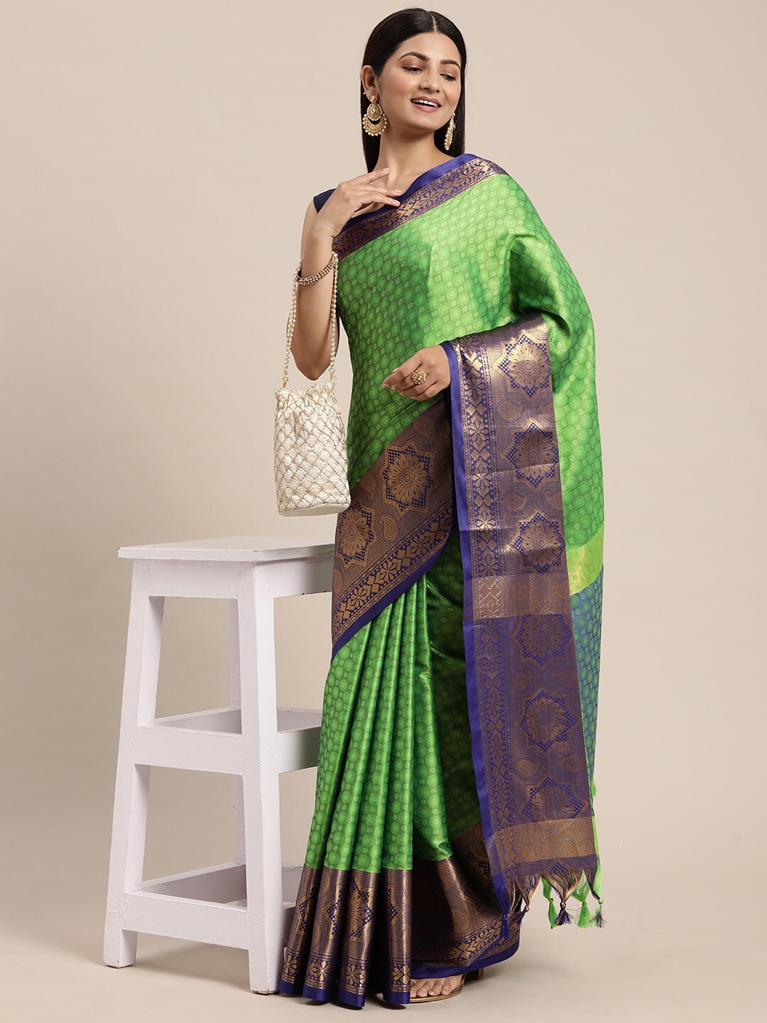 

WILORI Ethnic Motifs Zari Silk Cotton Kanjeevaram Saree, Green