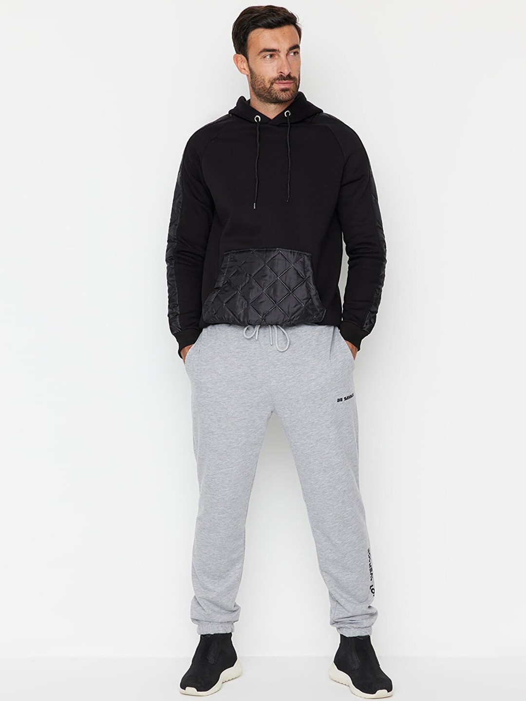 

Trendyol Men Low-Rise Joggers, Grey