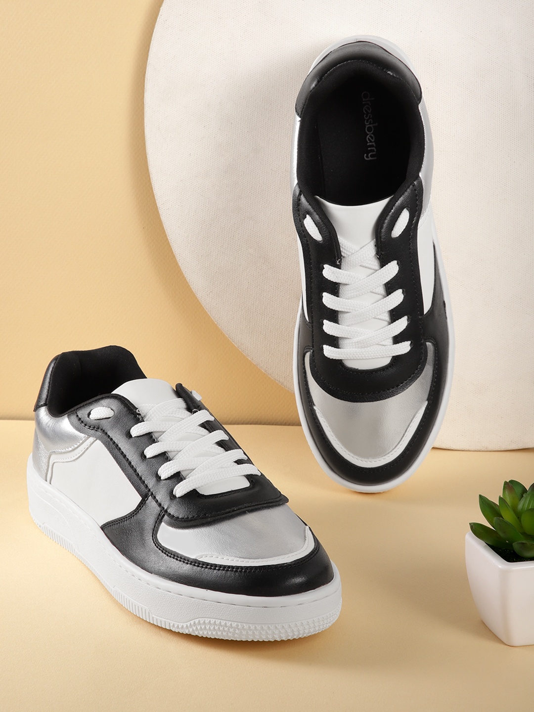 

DressBerry Women Colourblocked Sneakers, Black