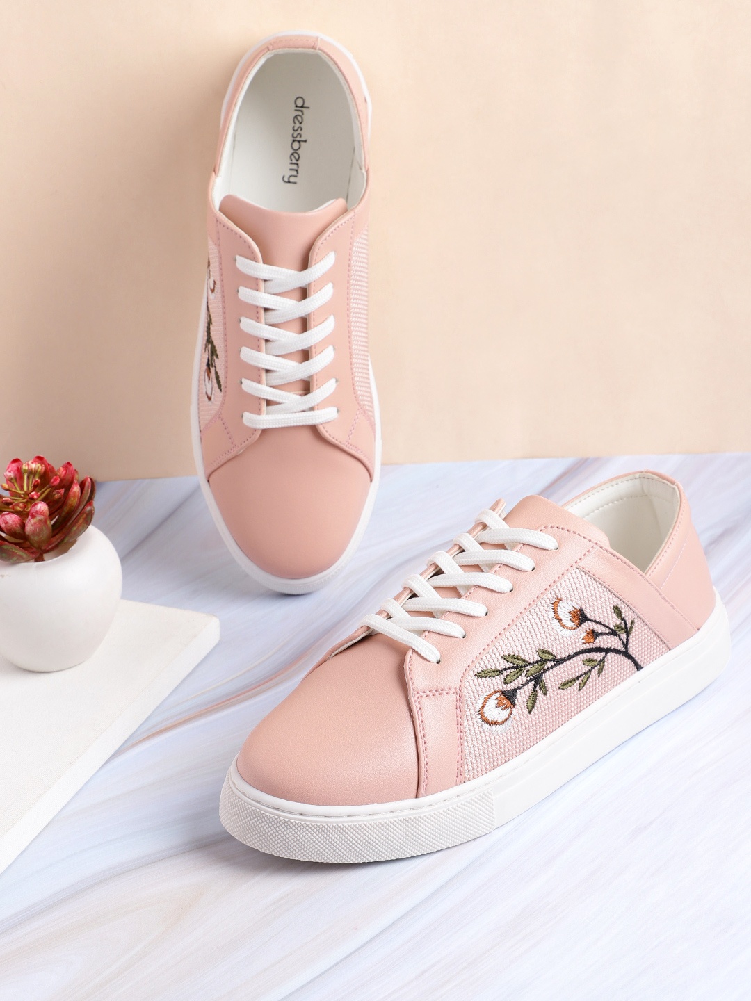 

DressBerry Women Round Toe Floral Embroidered Sneakers, Nude