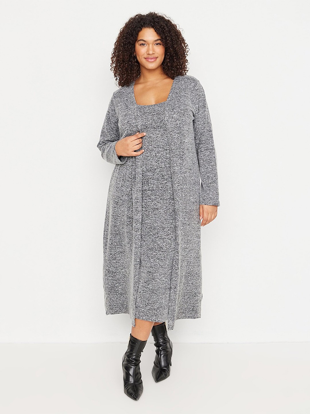 

Trendyol Plus Size Sheath Midi Dress, Na