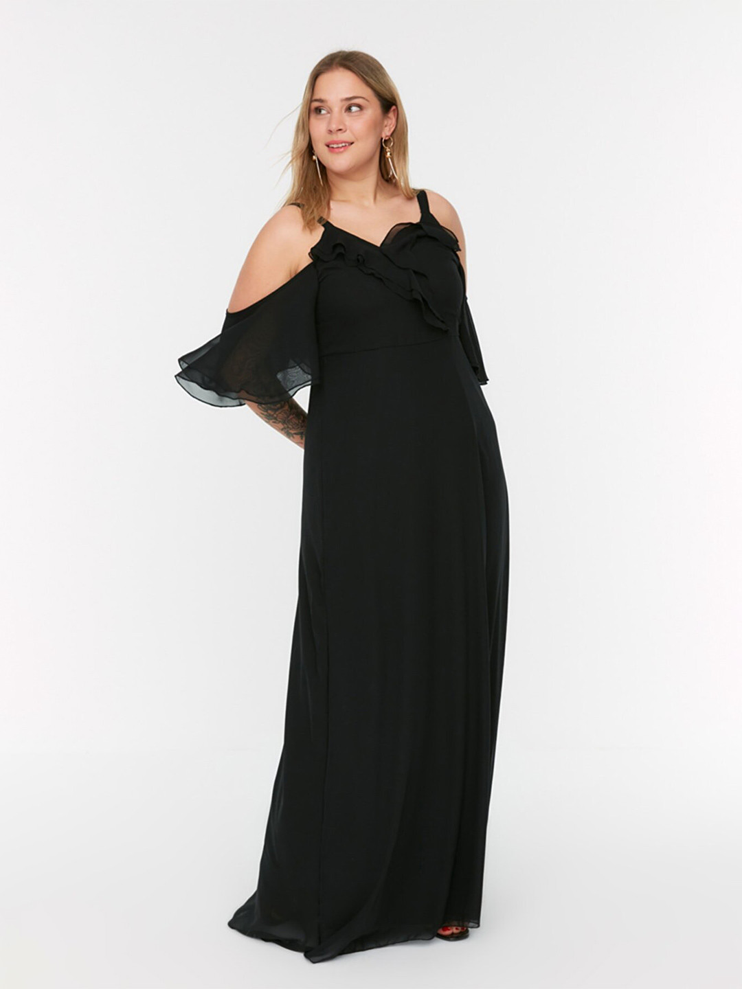 

Trendyol Cold-Shoulder Sleeves Ruffled Maxi Dress, Black