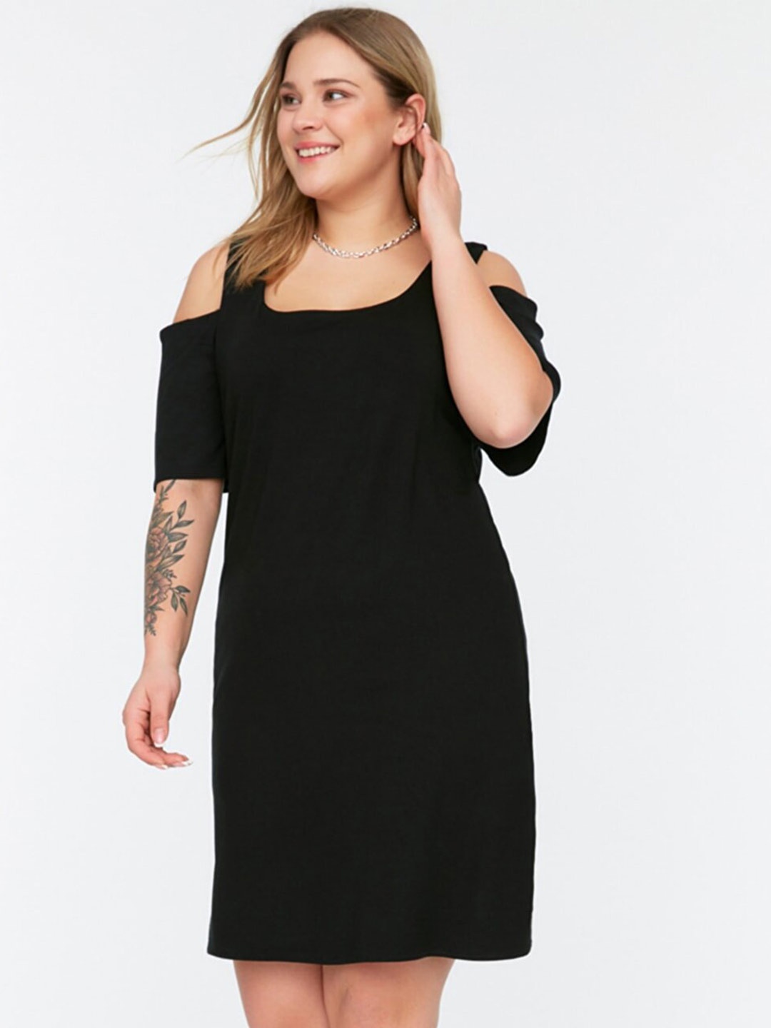 

Trendyol Cold-Shoulder Sleeves Sheath Dress, Black