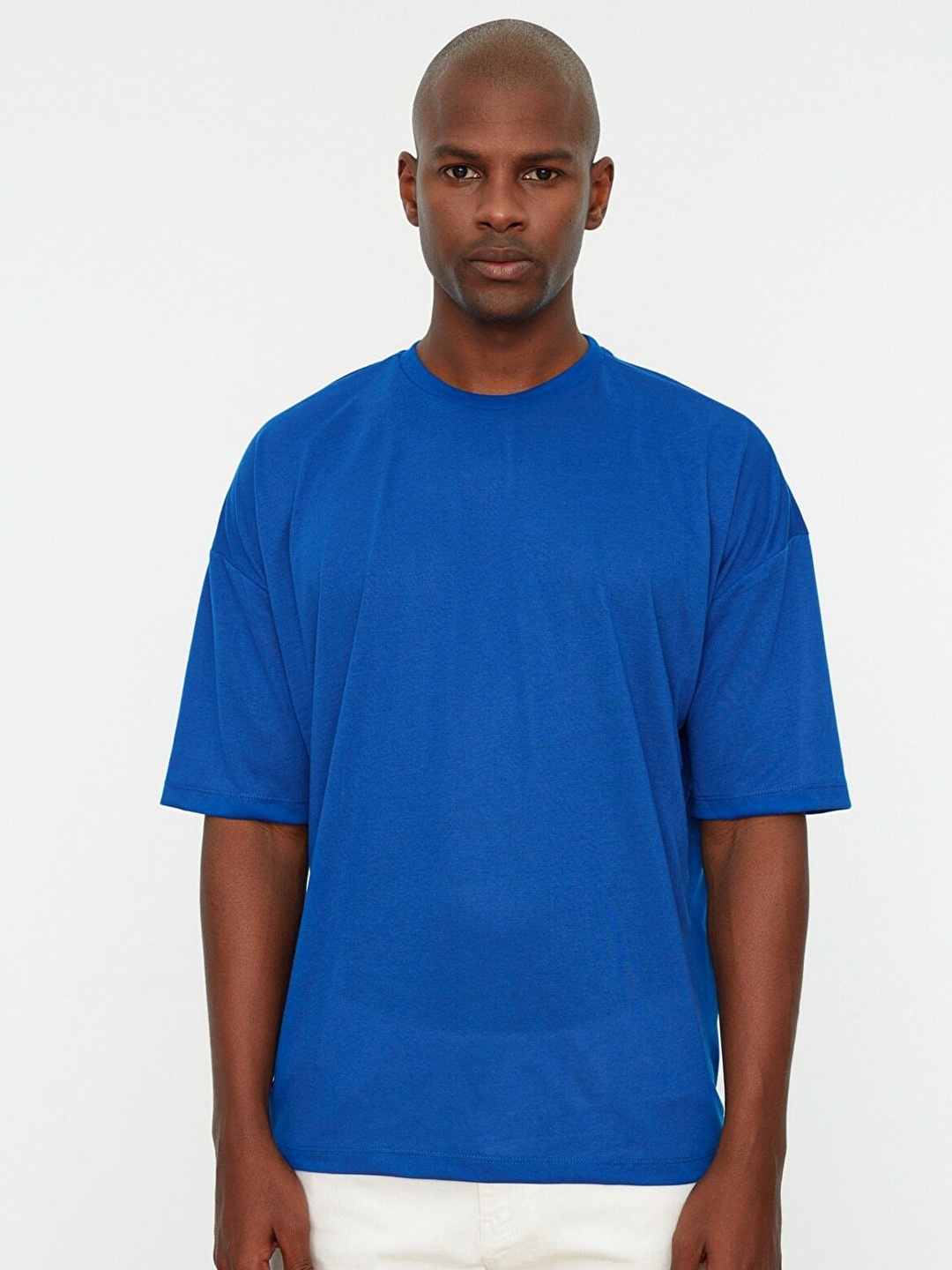 

Trendyol Men Round Neck Drop-Shoulder Sleeves T-shirt, Blue