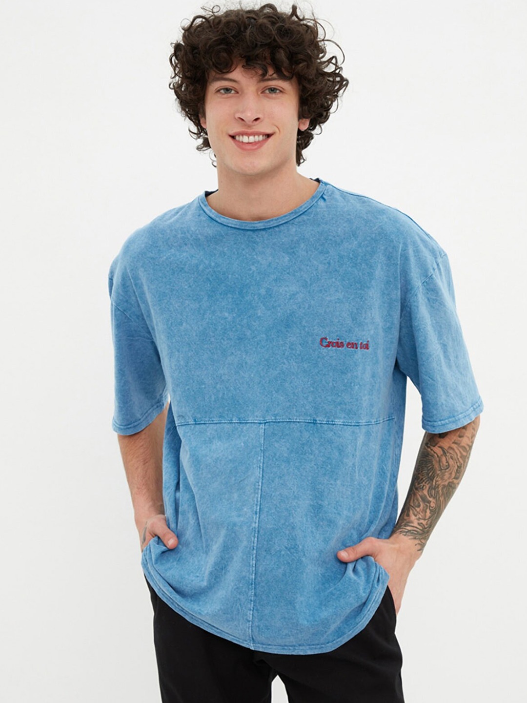 

Trendyol Men Round Neck Drop-Shoulder Sleeves Pure Cotton T-shirt, Blue