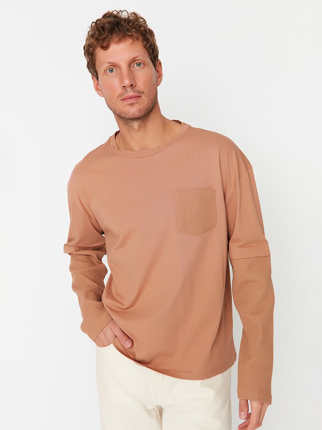

Trendyol Men Pockets Regular Sleeves T-shirt, Camel brown