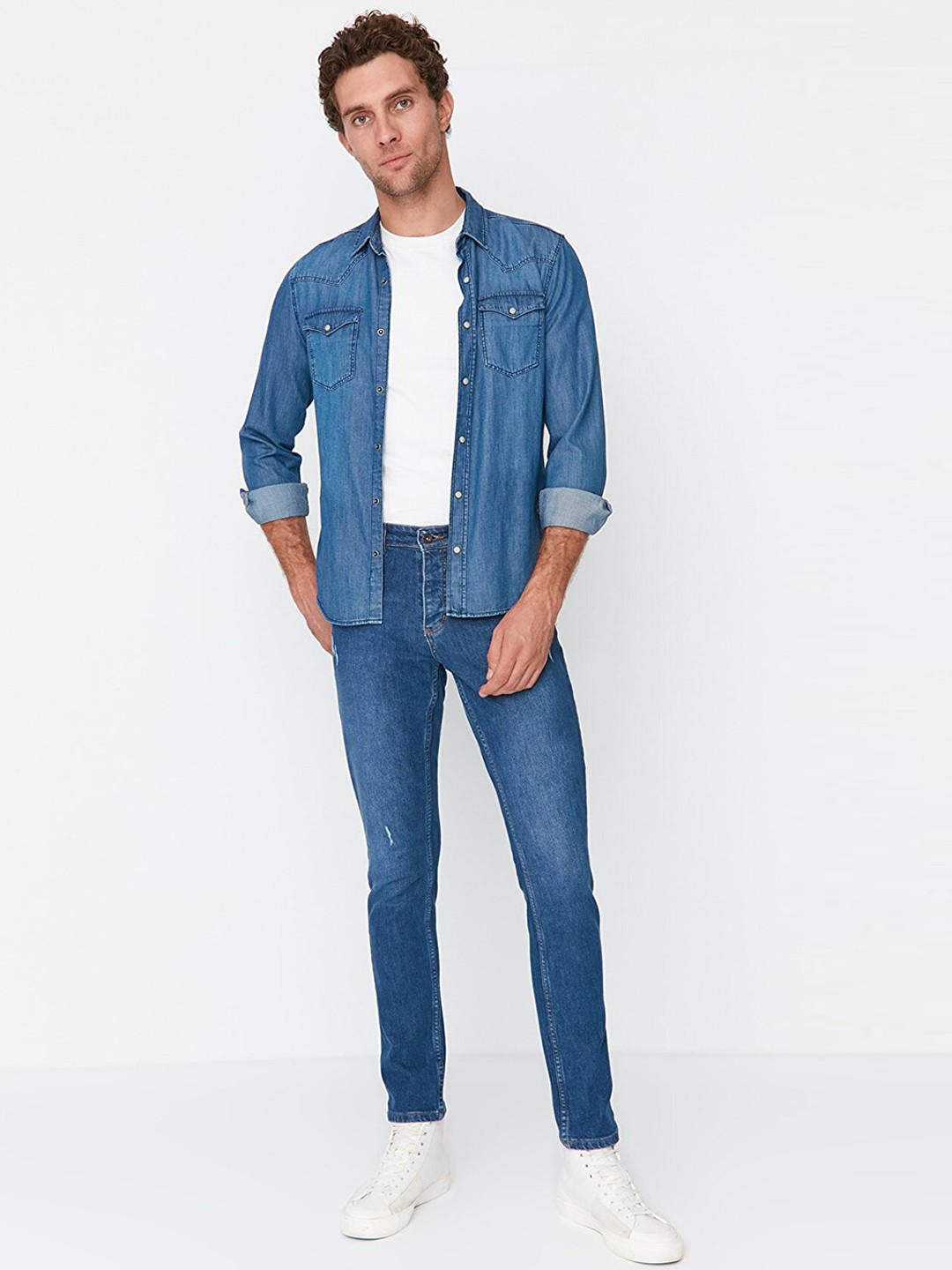 

Trendyol Men Low Distress Light Fade Regular Fit Cotton Jeans, Navy blue