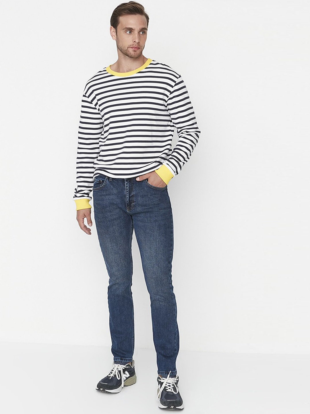 

Trendyol Men Light Fade Jeans, Navy blue