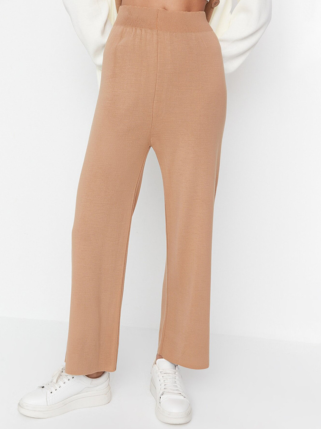

Trendyol Women Parallel Trousers, Camel brown