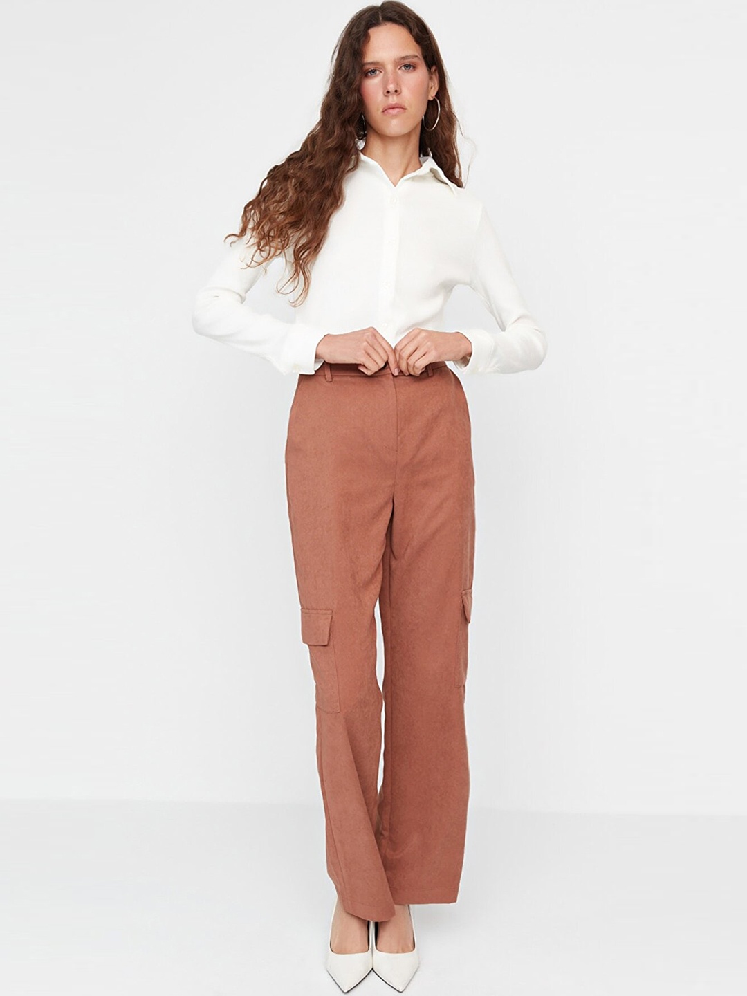 

Trendyol Women Mid-Rise Cargos Trousers, Brown