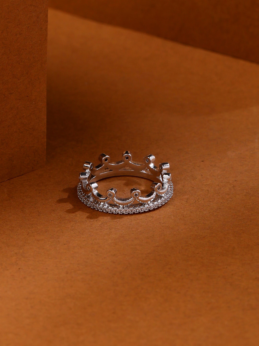 

Tistabene Rhodium-Plated Stone-Studded Crown Design Band Finger Ring, Silver