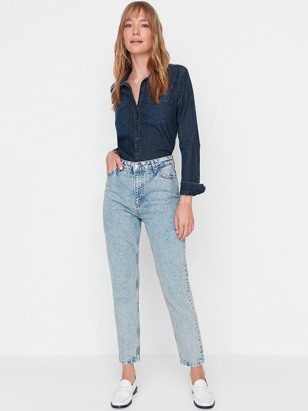 

Trendyol Women Mid- Rise Heavy Fade Pure Cotton Jeans, Blue