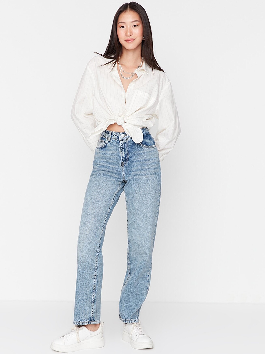 

Trendyol Women Light Fade Pure Cotton Jeans, Blue