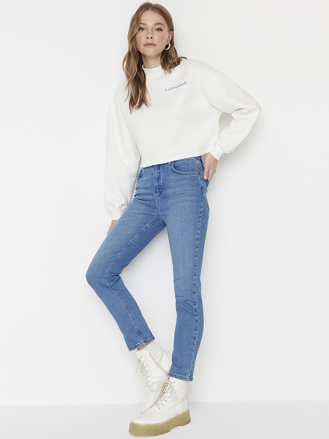 

Trendyol Women Pure Cotton Low Distress Jeans, Blue