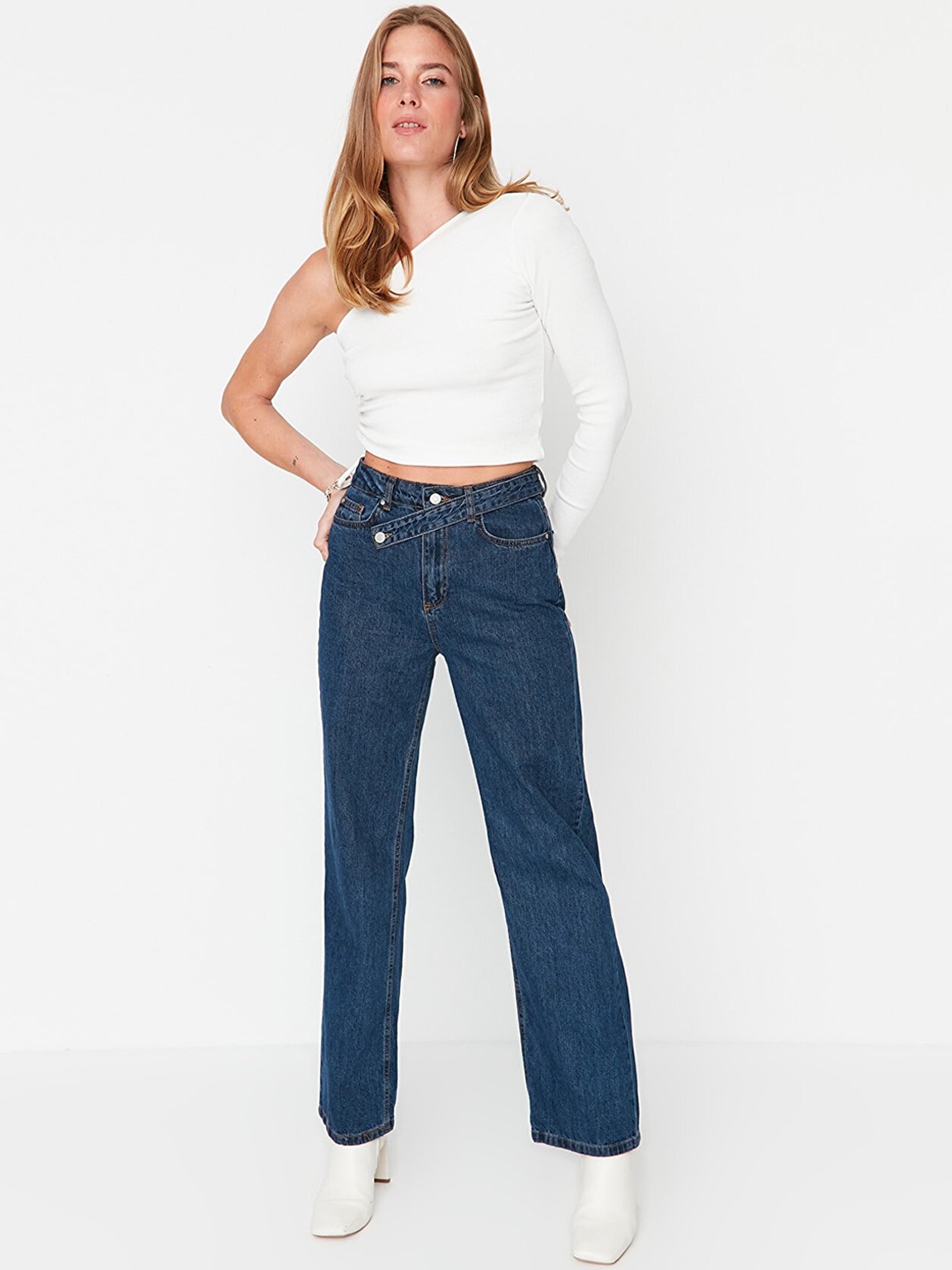 

Trendyol Women Mid-Rise Cotton Jeans, Blue
