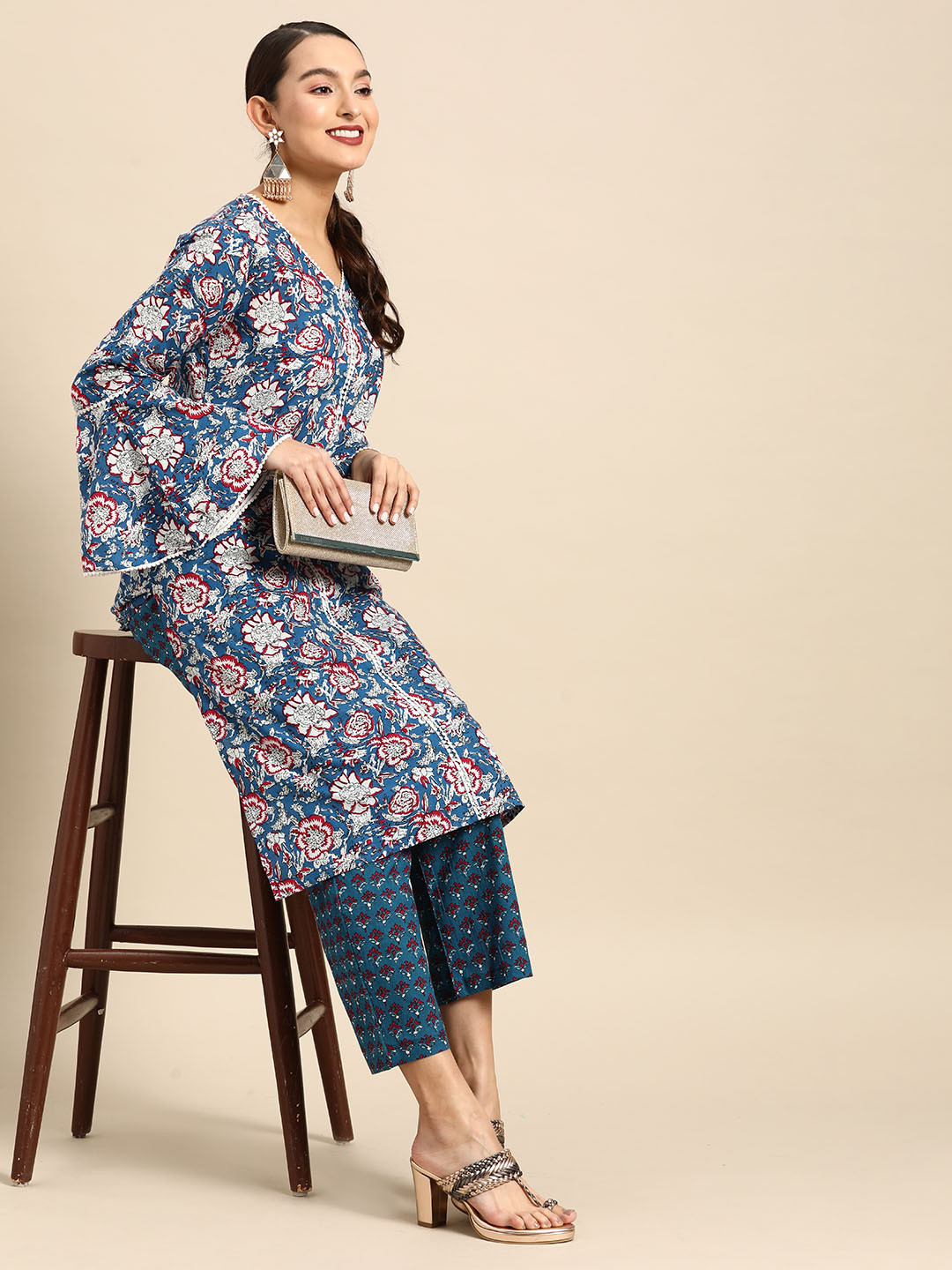 

Sangria Women Ethnic Motifs Printed Pure Cotton Kurti With Trousers, Blue