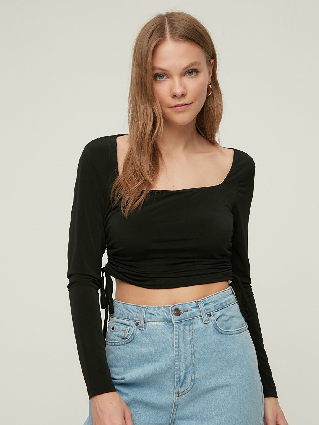 

Trendyol Square Neck Crop Top, Black