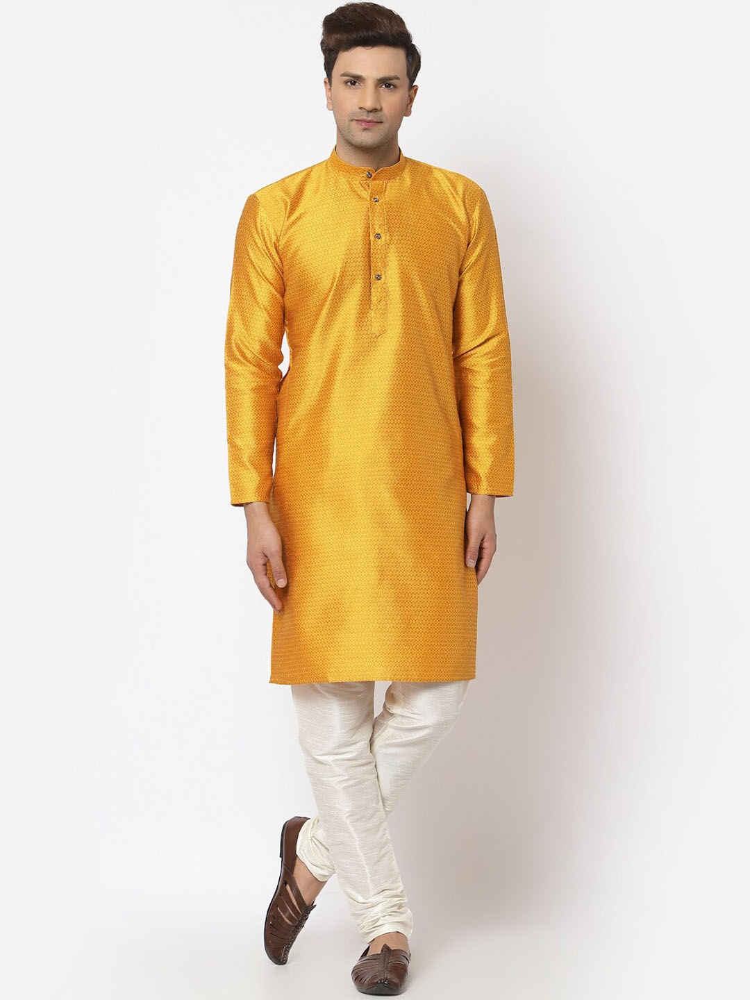 

NEUDIS Men Ethnic Motifs Dupion Silk Kurta with Churidar, Yellow