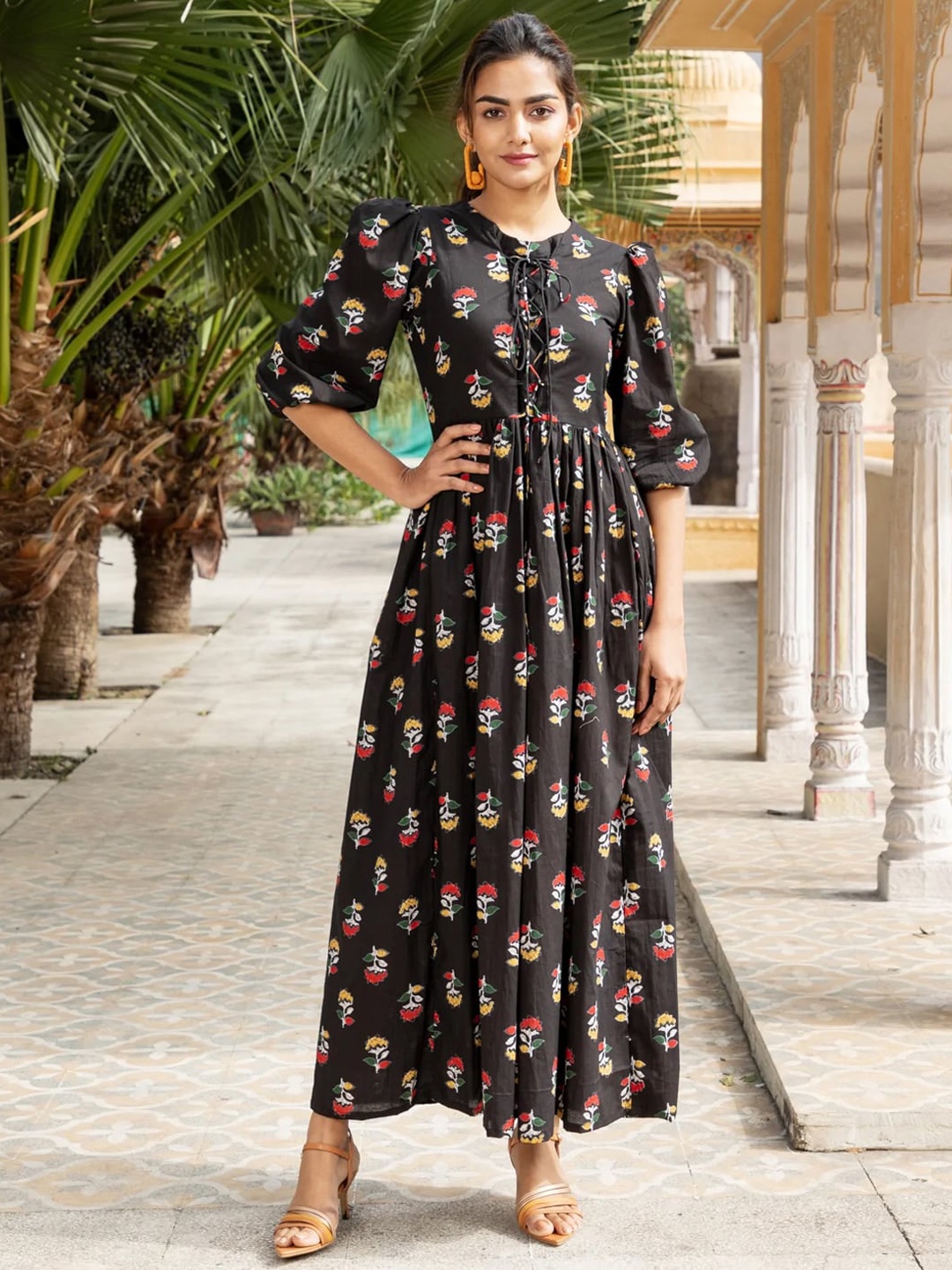 

Ambraee Women Floral Printed Cotton Kurta, Black