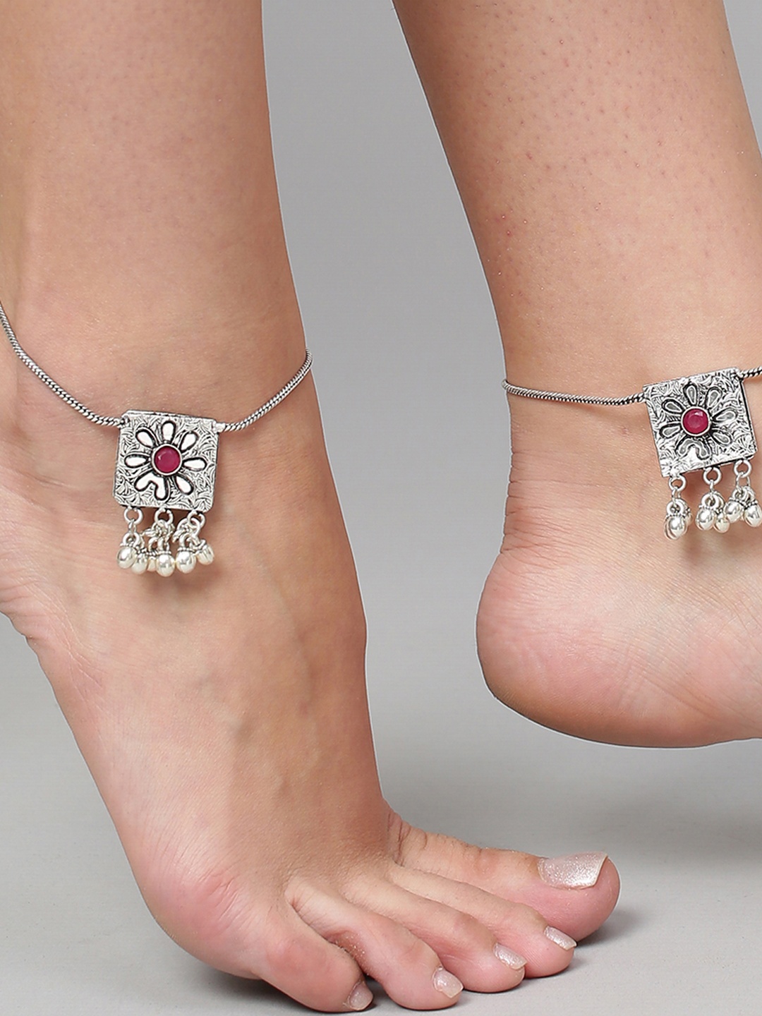 

Binnis Wardrobe Silver-Plated Kundan-Studded Anklets