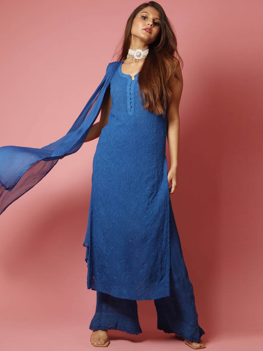 

LABEL AISHWARYRIKA Ethnic Motifs Embroidered Thread Work Georgette Kurta Set, Blue