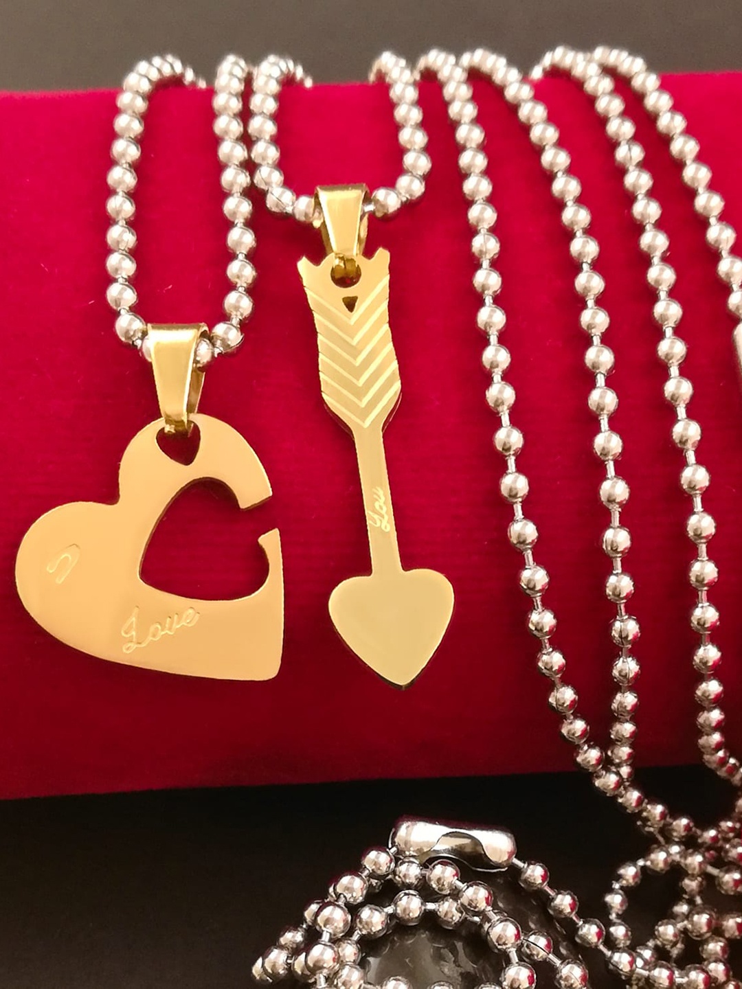 

Saizen Set Of 2 Gold-Plated Heart and Arrow 2 Piece Joining Couple With Link Chains