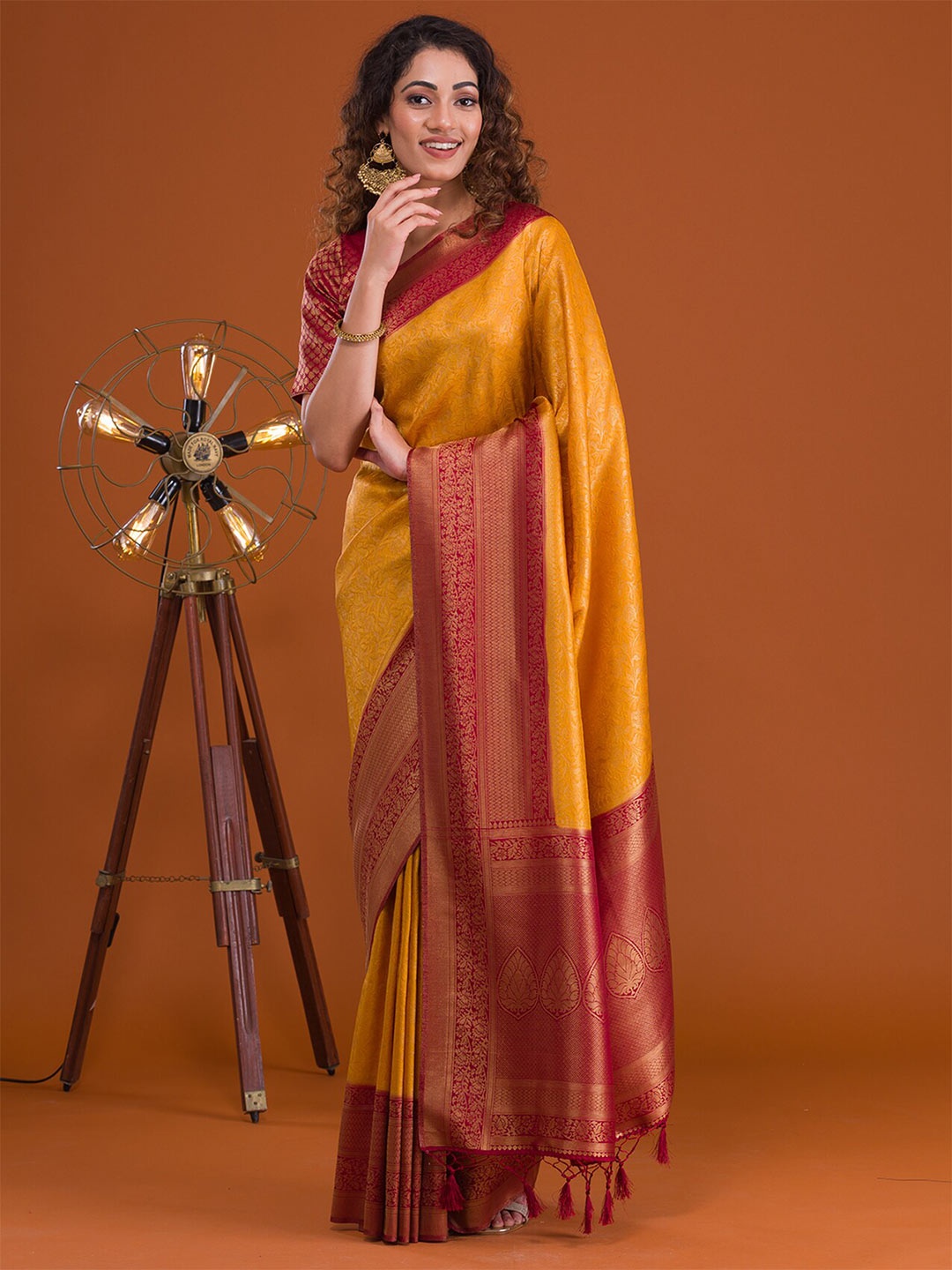 

Koskii Woven Design Zari Brocade Banarasi Saree, Mustard