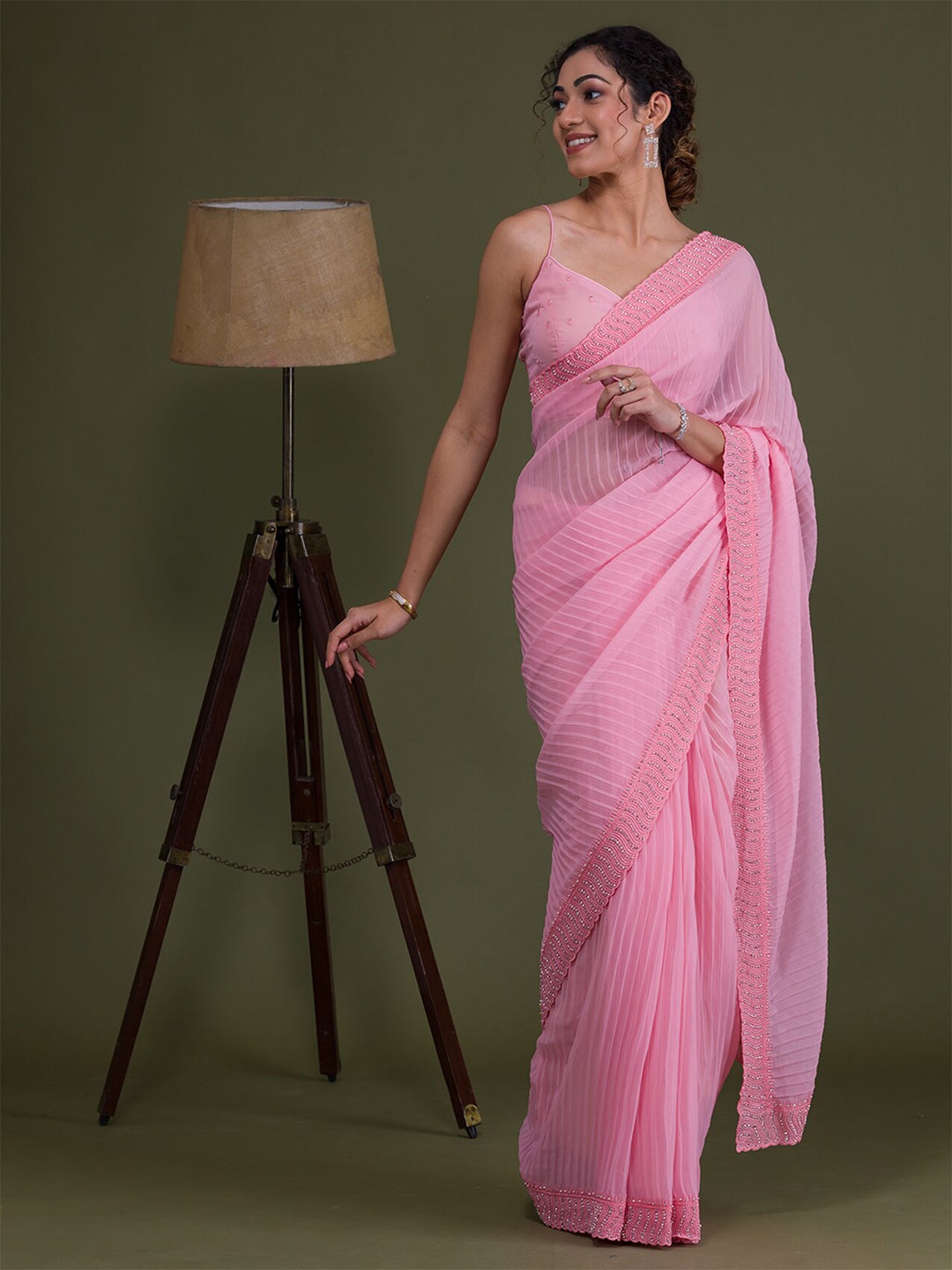 

Koskii Embellished Saree, Pink