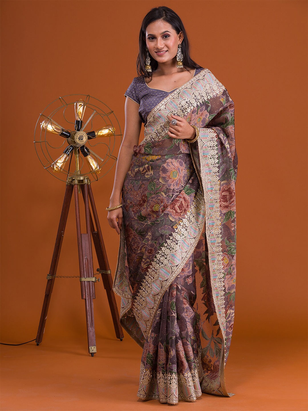 

Koskii Floral Gotta Patti Tissue Saree With Blouse Piece, Mauve