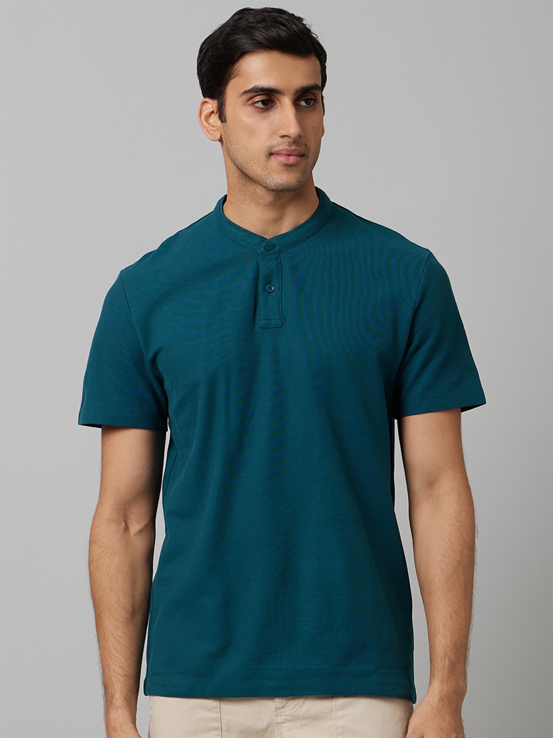 

Celio Men Teal Mandarin Collar T-shirt