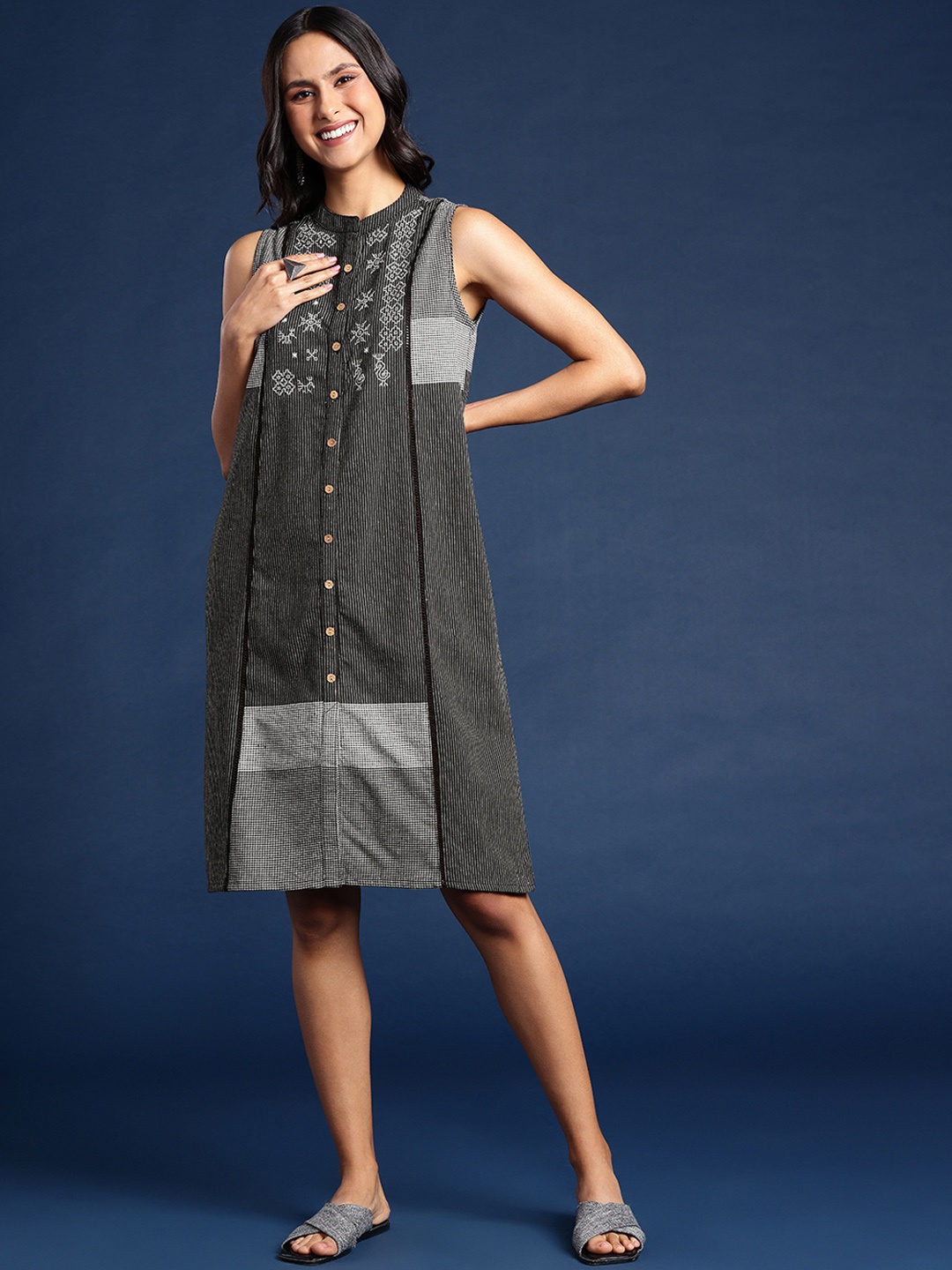 

Taavi Woven Design Sleeveless Kasuti Tribe Ethnic Dress, Black