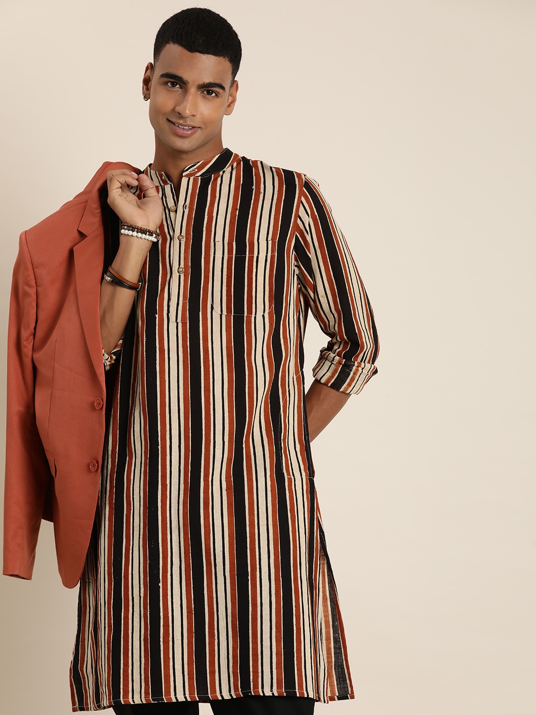 

Taavi Men Bagru Printed Regular Pure Cotton Kurta with Trousers, Black