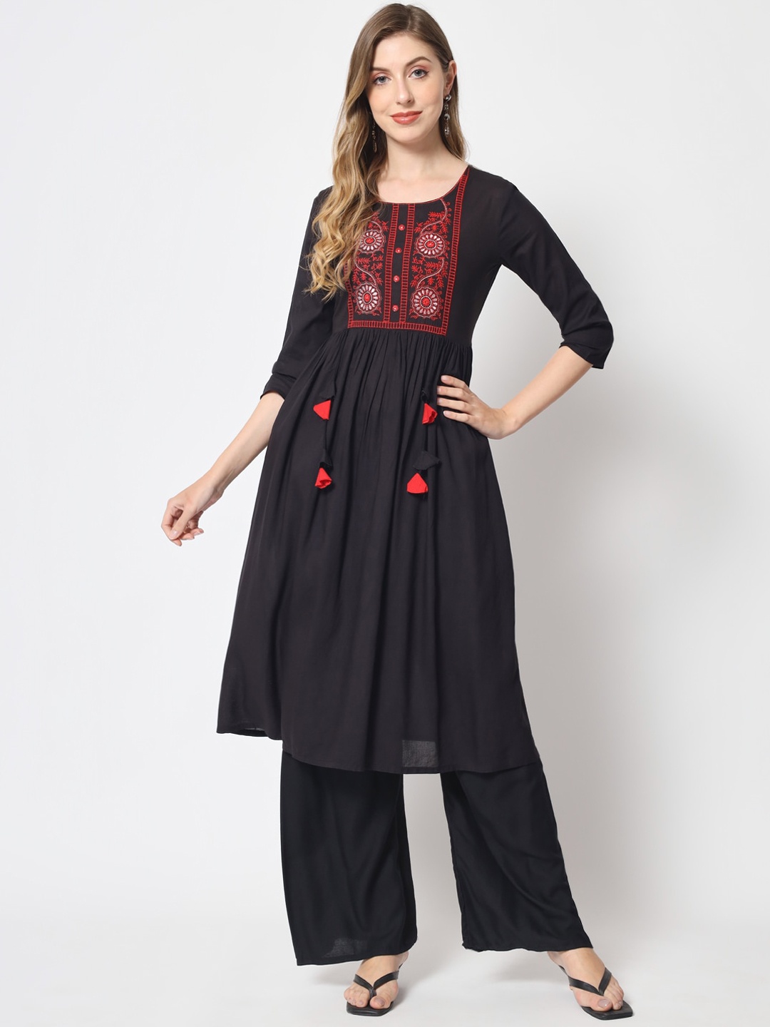 

KBZ Women Yoke Design Thread Work Kurta, Black