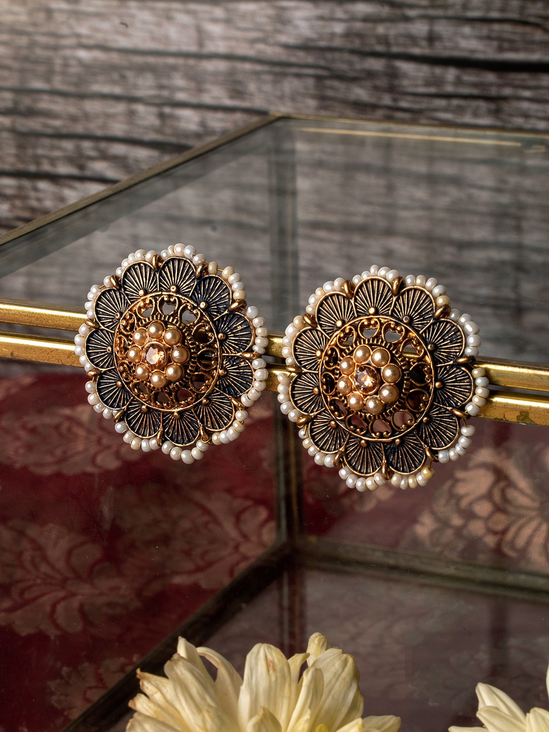 

TEEJH Contemporary Studs Earrings, Gold