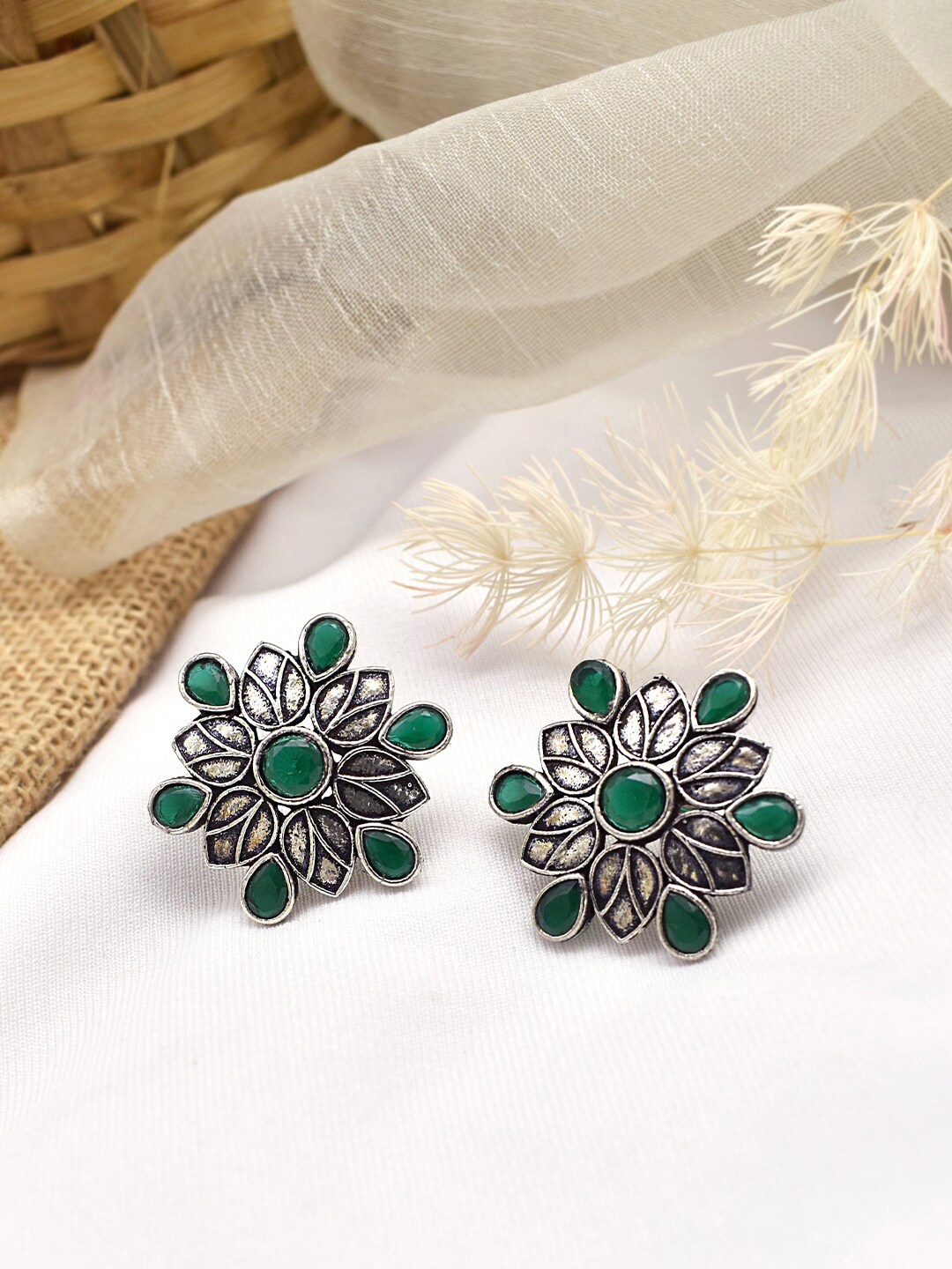 

TEEJH Contemporary Studs Earrings, Silver