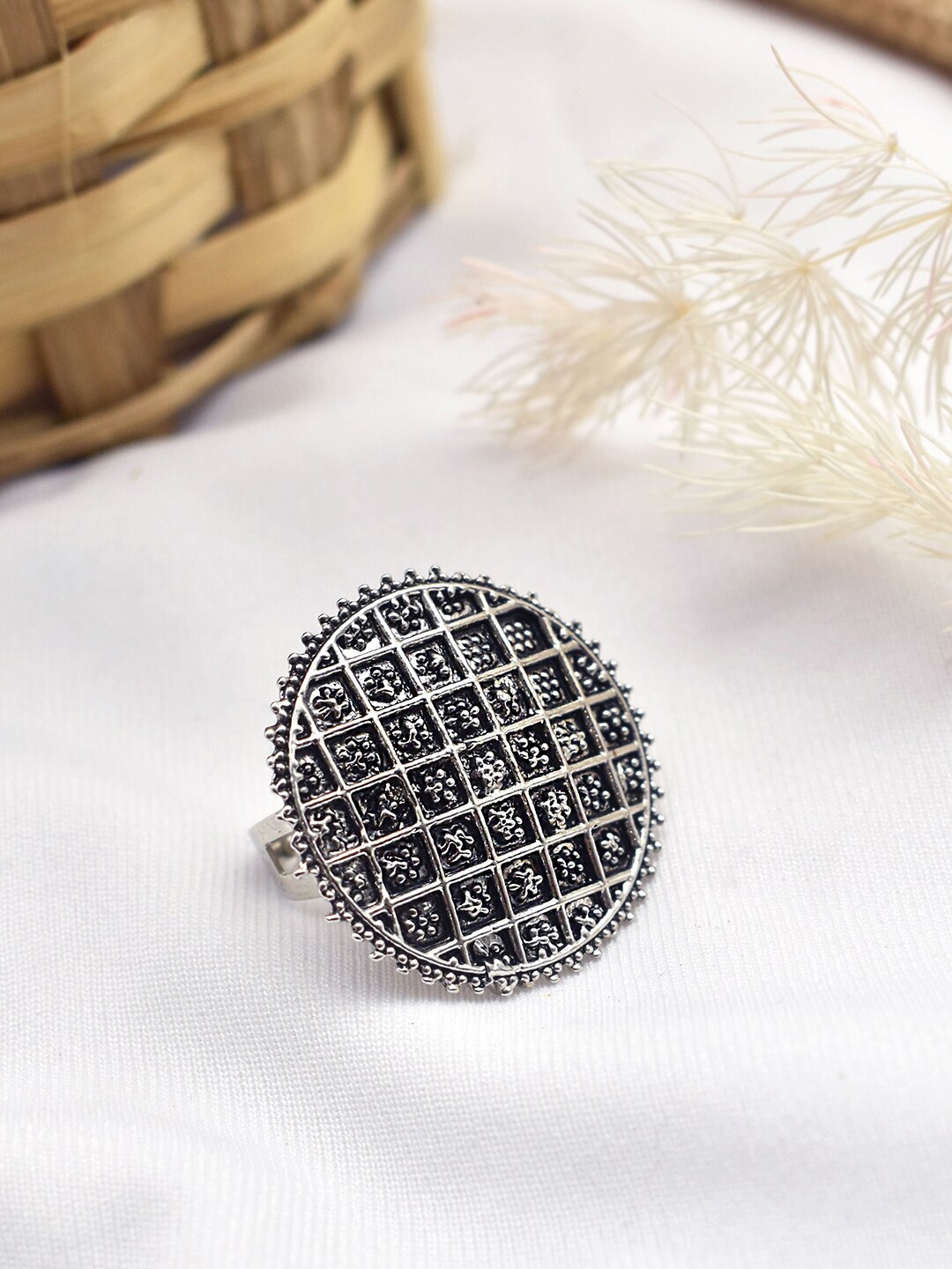 

TEEJH Prerna Oxidised Ring, Silver