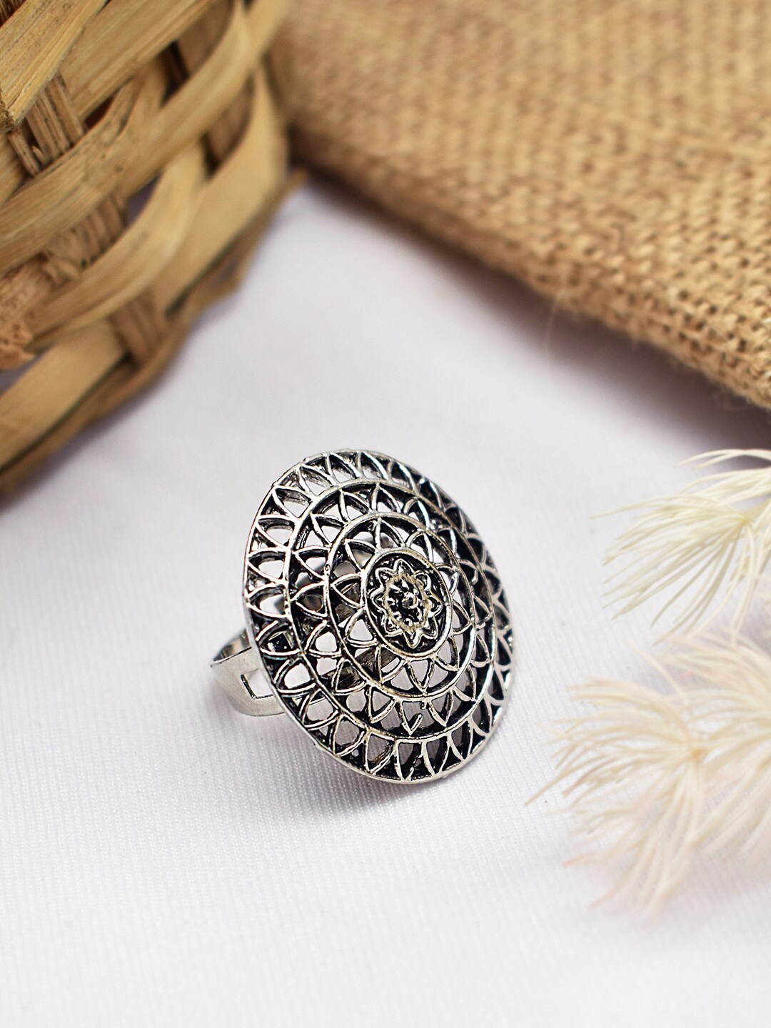 

TEEJH Zehra Oxidized Finger Ring, Silver