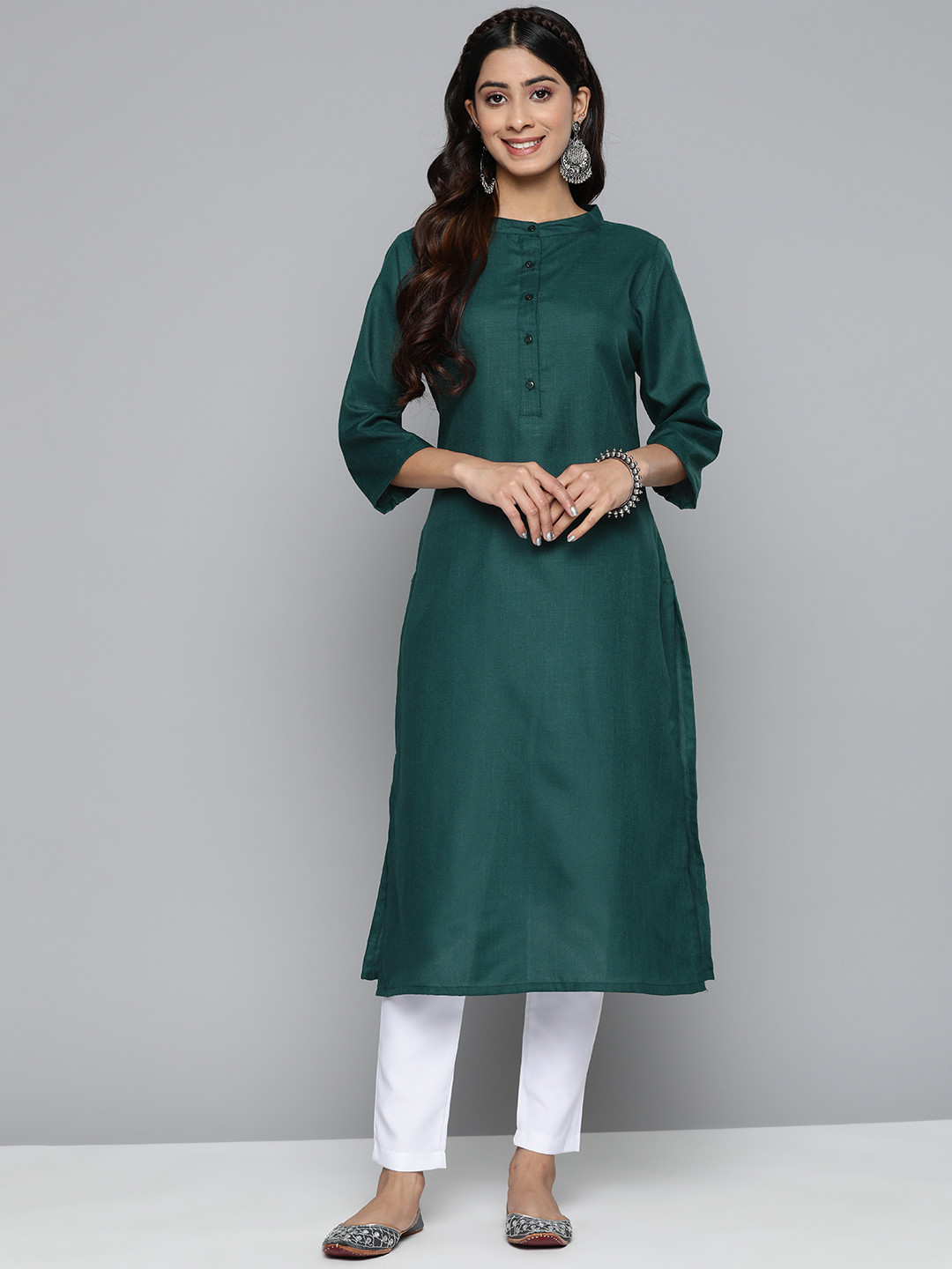 

HERE&NOW Women Solid Straight Kurta, Green