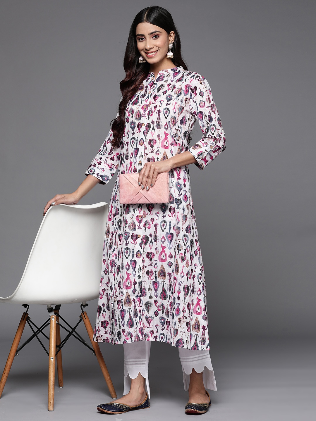 

Varanga Women Printed Mandarin Collar Gotta Patti Kurta, Off white