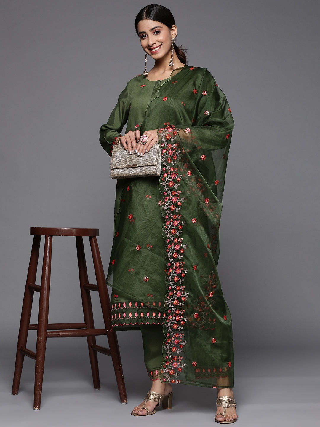 

Varanga Women Floral Embroidered Thread Work Kurta With Trousers & Dupatta, Green