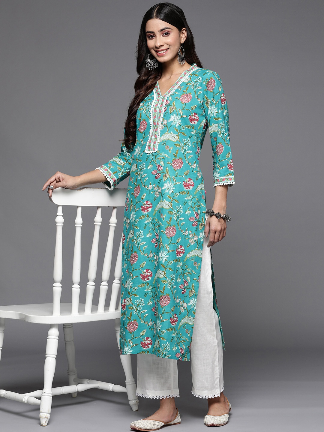 

Varanga Women Ethnic Motifs Printed Kurta, Turquoise blue
