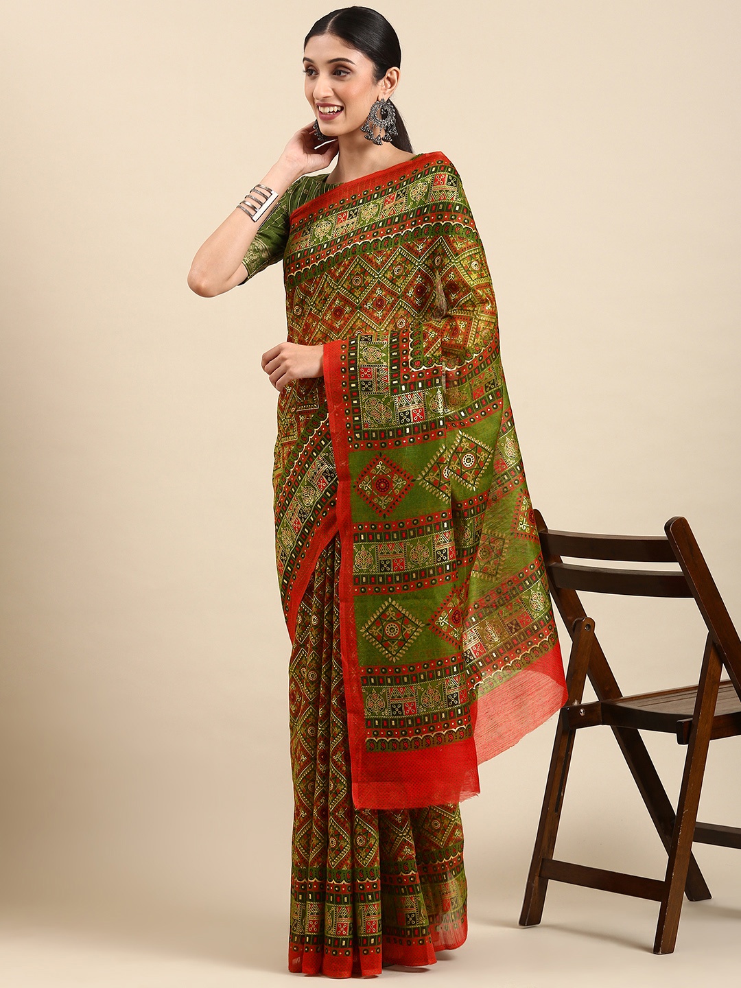 

SHANGRILA Geometric Printed Ikat Saree, Green