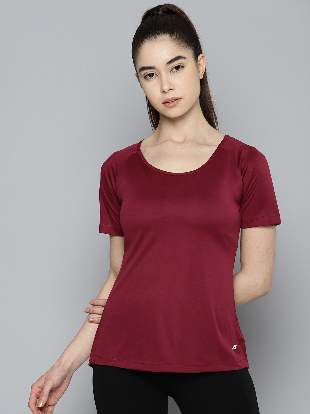 

Alcis Women Solid Slim Fit T-shirt, Red