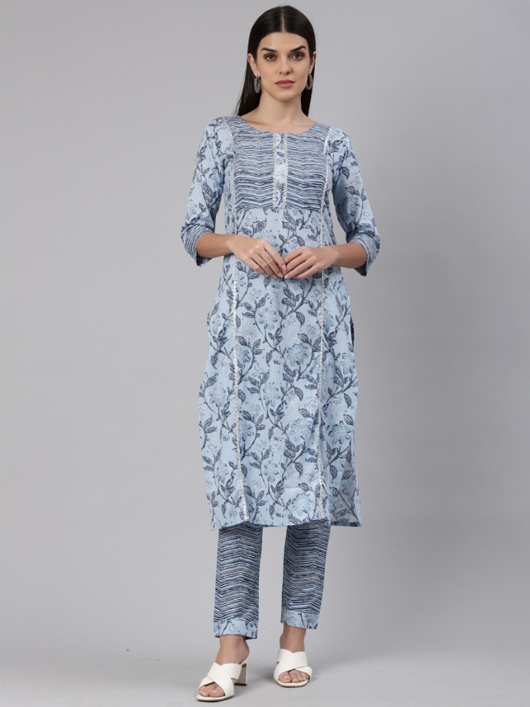 

TORONFRAS Floral Printed Gotta Patti Pure Cotton Kurta with Trousers, Blue